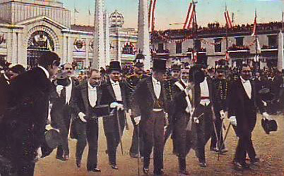Leguía y sus ministros en la Plaza San Martín