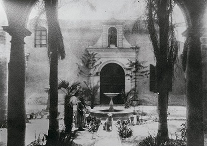 Real Hospital de San Andrés, sede del Anfiteatro Anatómico (fotografía de 1870).